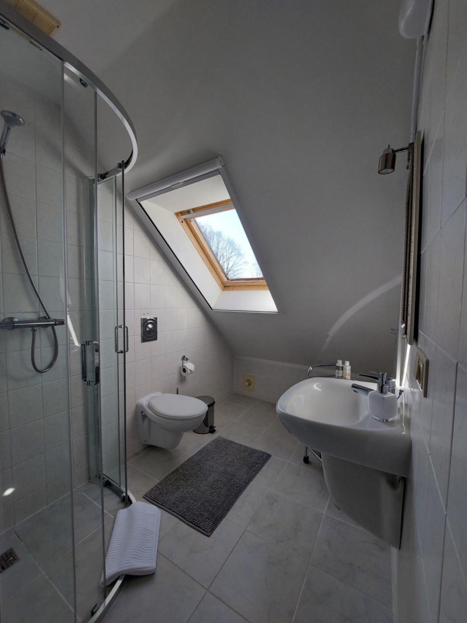 Asmonienes Sveciu Namai "Senoji Mokyklele" Otel Smalininkai Dış mekan fotoğraf