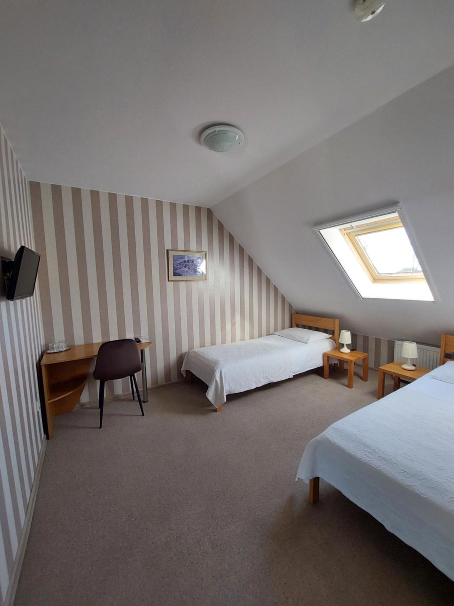 Asmonienes Sveciu Namai "Senoji Mokyklele" Otel Smalininkai Dış mekan fotoğraf