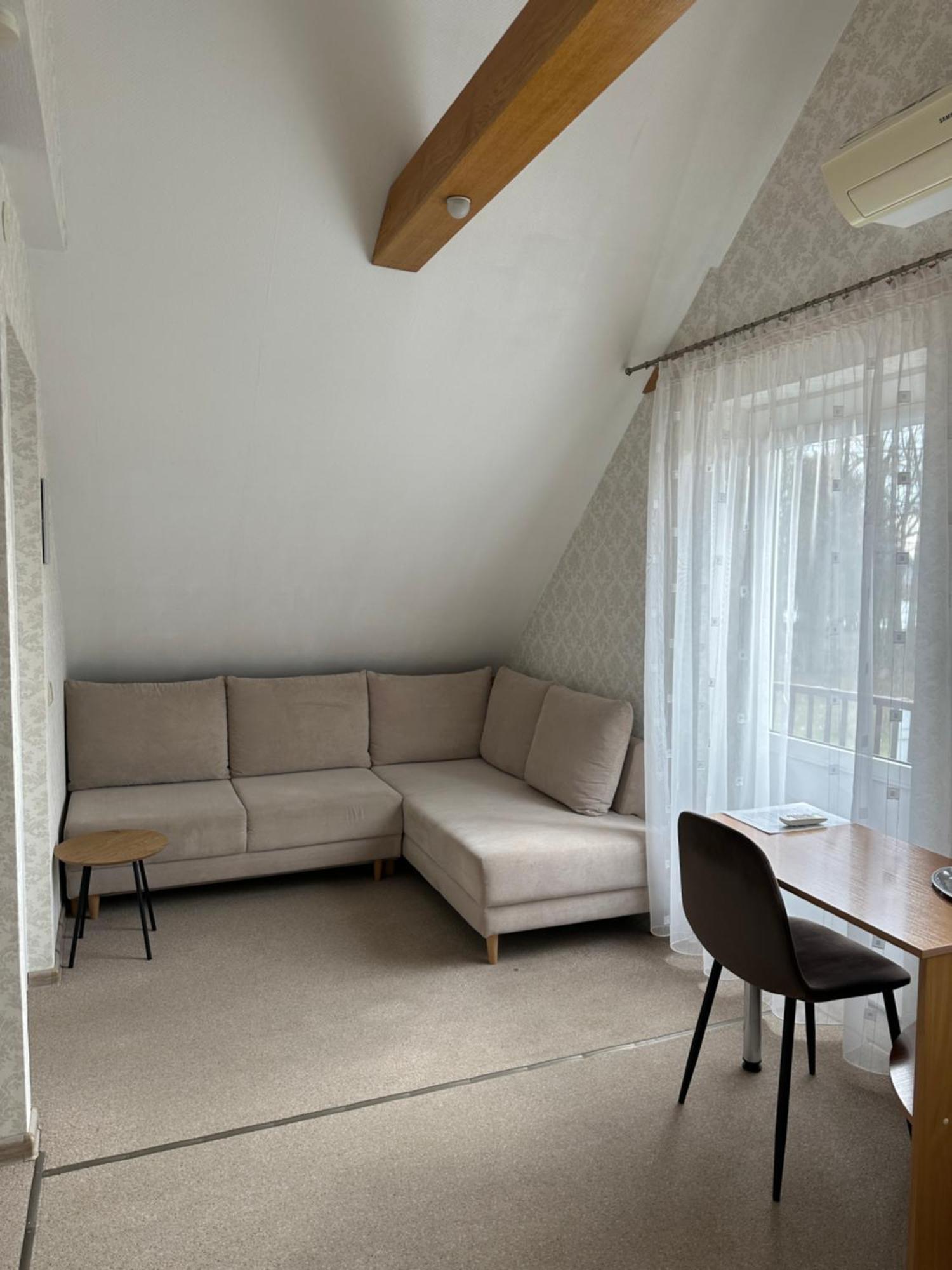 Asmonienes Sveciu Namai "Senoji Mokyklele" Otel Smalininkai Dış mekan fotoğraf